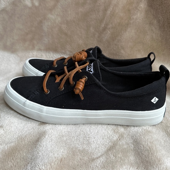 Rare OBX  Sperry Women’s Outer Banks Slip on Shoes fromNetflix Hit Show - Picture 2 of 10